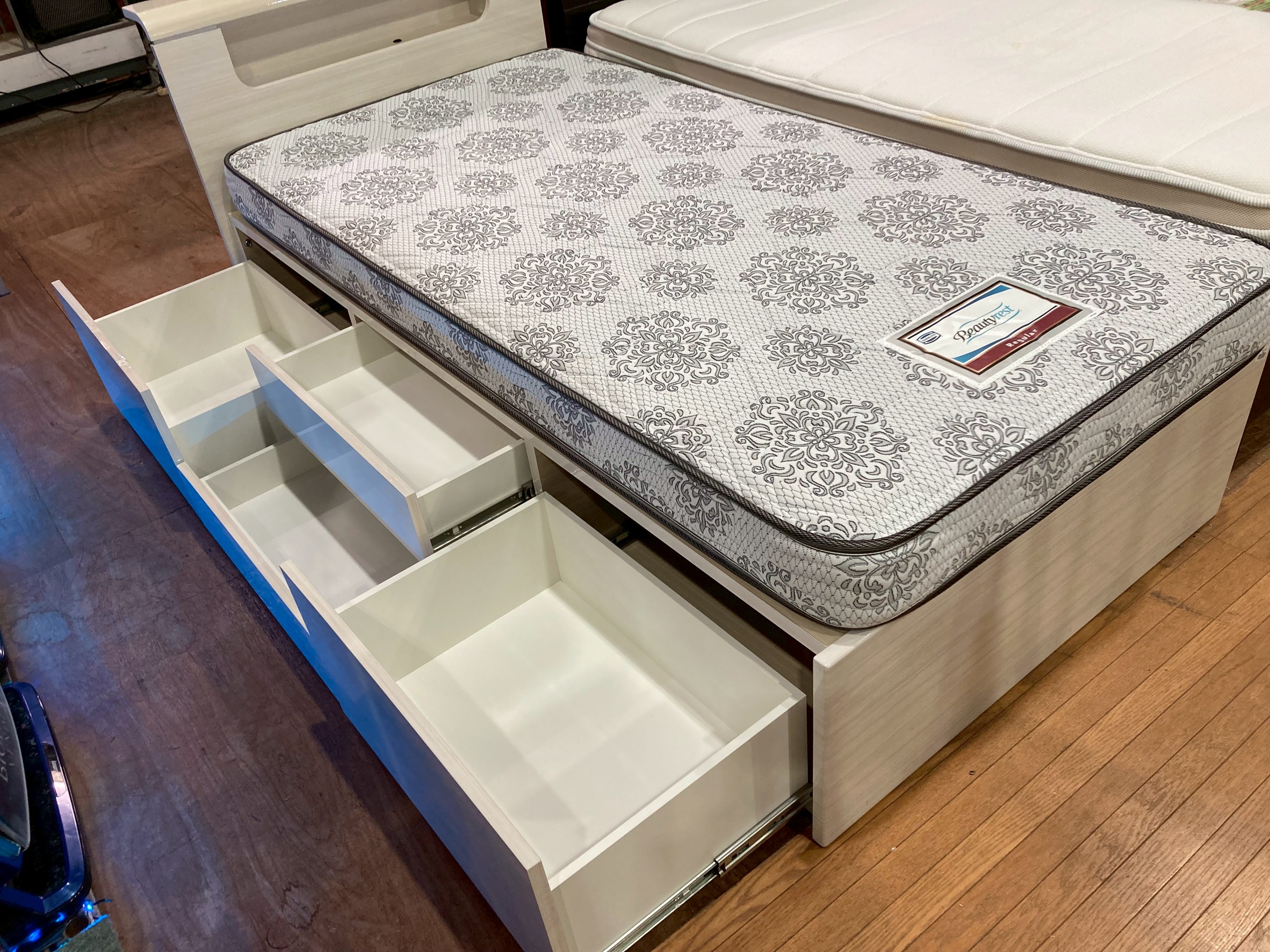 愛品館市原店】シモンズ収納付きセミダブルベッド 【公式通販】