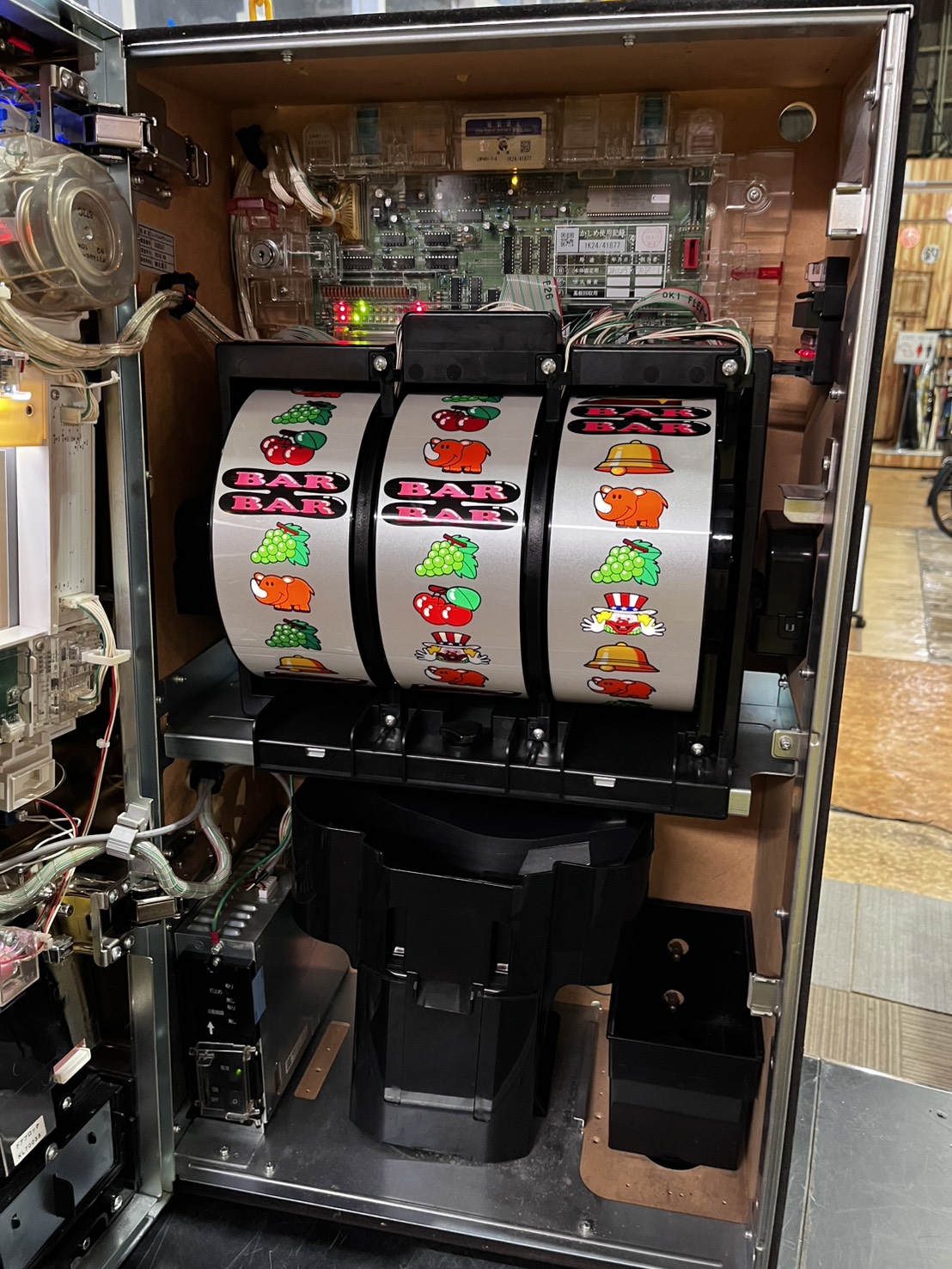 最終値下げ】スロット台 実機 アイムジャグラー ギャンブル パチスロ コイン不用機付き 音量調節可 設定変更可