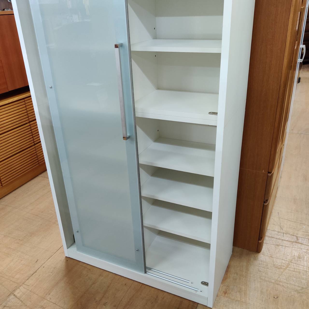松田家具 大型収納ボード サブリナ スライドのガラス扉1枚欠品 販売中 