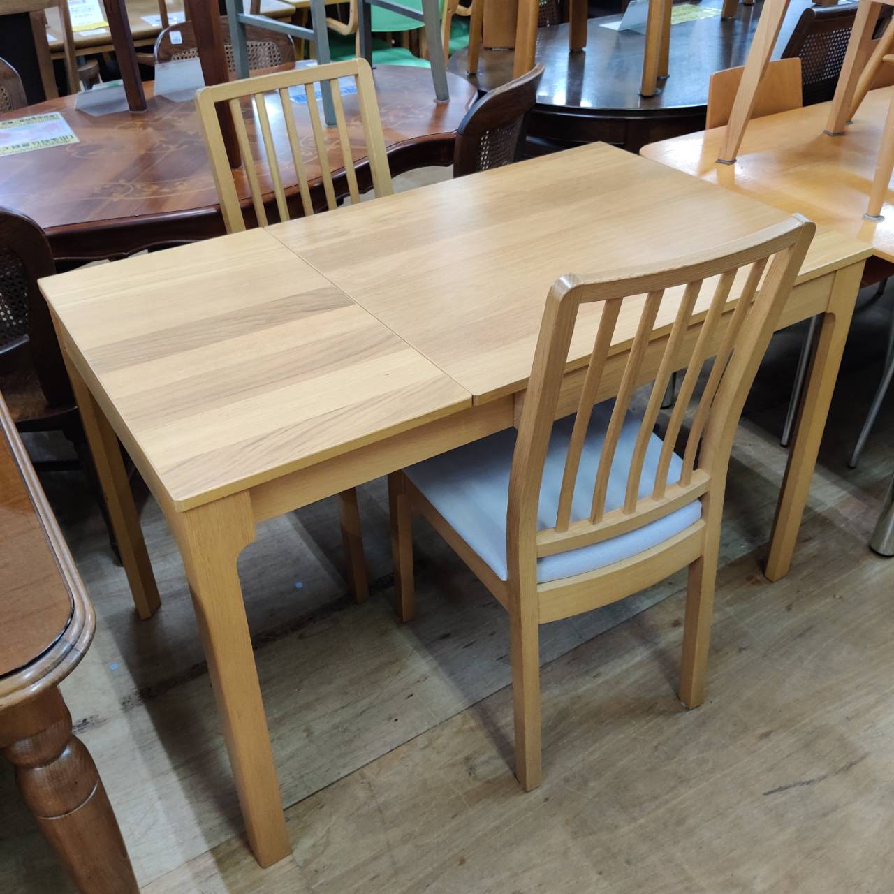 IKEA イケア 伸長式ダイニング3点セット EKEDALEN 販売中！ 愛品倶楽部 