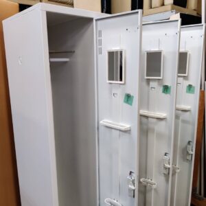 LION_3人用スチールロッカー-鍵付_S-73-W_160053118002-2