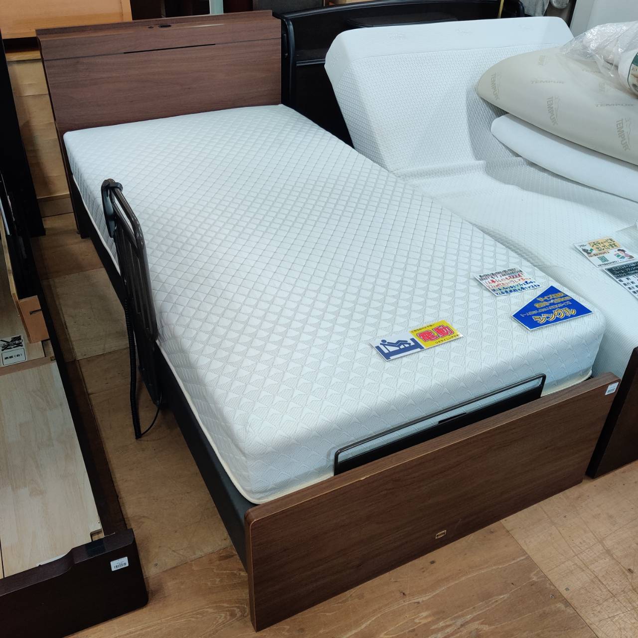 シモンズ 電動シングルベッド (2モーター式 / BeautyRest Maxima) 販売 