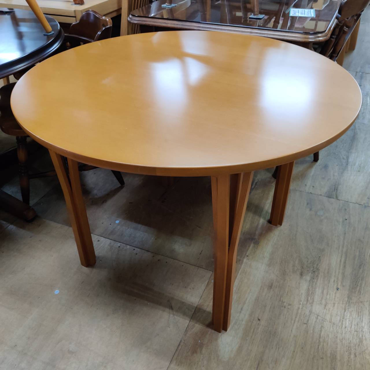 CondeHouse カンディハウス ラウンドダイニングテーブル ラピス 販売中 