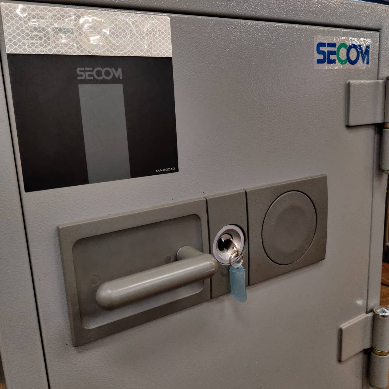 SECOM セコム 防盗耐火金庫 ホーム・ピタゴラス50 外鍵×1本 販売中 
