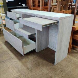 理想の動線をオーダーメイド｜LOWYAの4分割キッチンカウンターAタイプ 