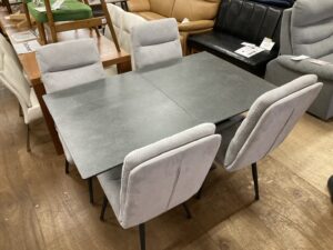 ニトリの伸長式セラミックダイニングテーブル「セーラルTJ」の買取実績