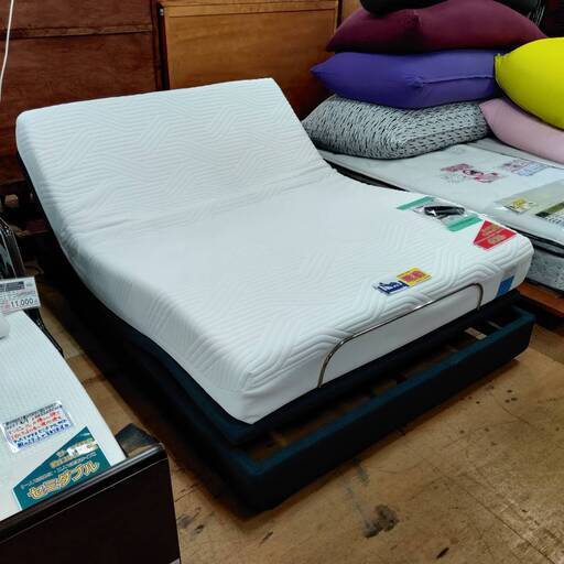 柏市で買取したテンピュールの電動リクライニングベッド「Zero-G ELEVATE KD」とダブルサイズマットレス「クラウドスプリーム21」の設置写真