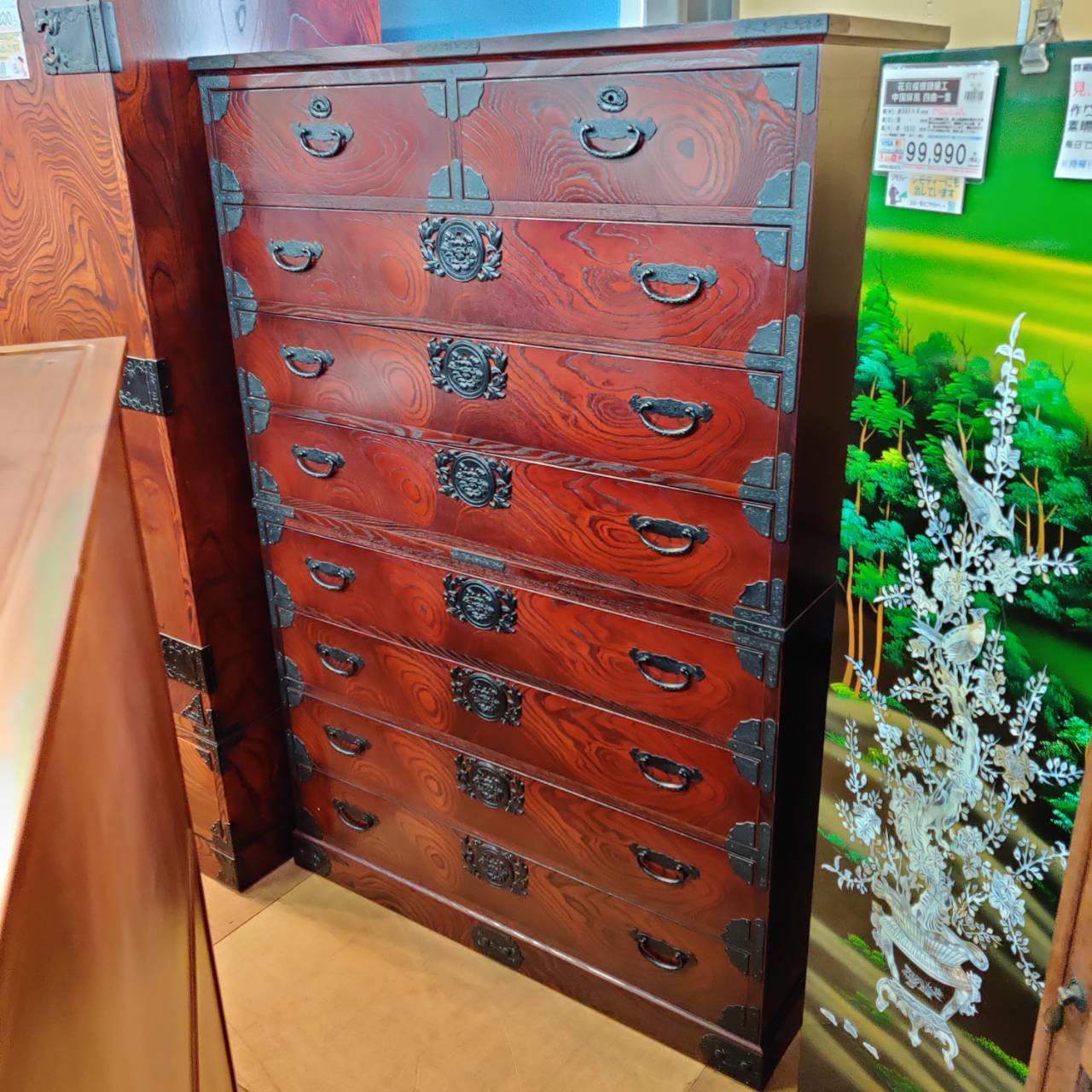 時を刻む一生モノの輝き｜川野工芸の筑後民芸8段9杯整理箪笥が入荷 