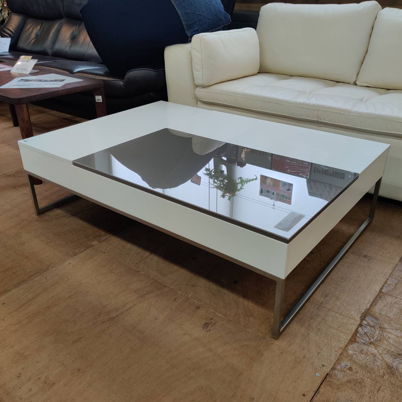 都会的な暮らしに寄り添う｜BoConceptのChivaフラップ式テーブルが入荷 