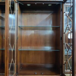 HICKORY-CHAIR_大型飾り棚-照明付き_Historical-James-River-Plantations_155052342002千葉県_柏市_リユース_リサイクル-4