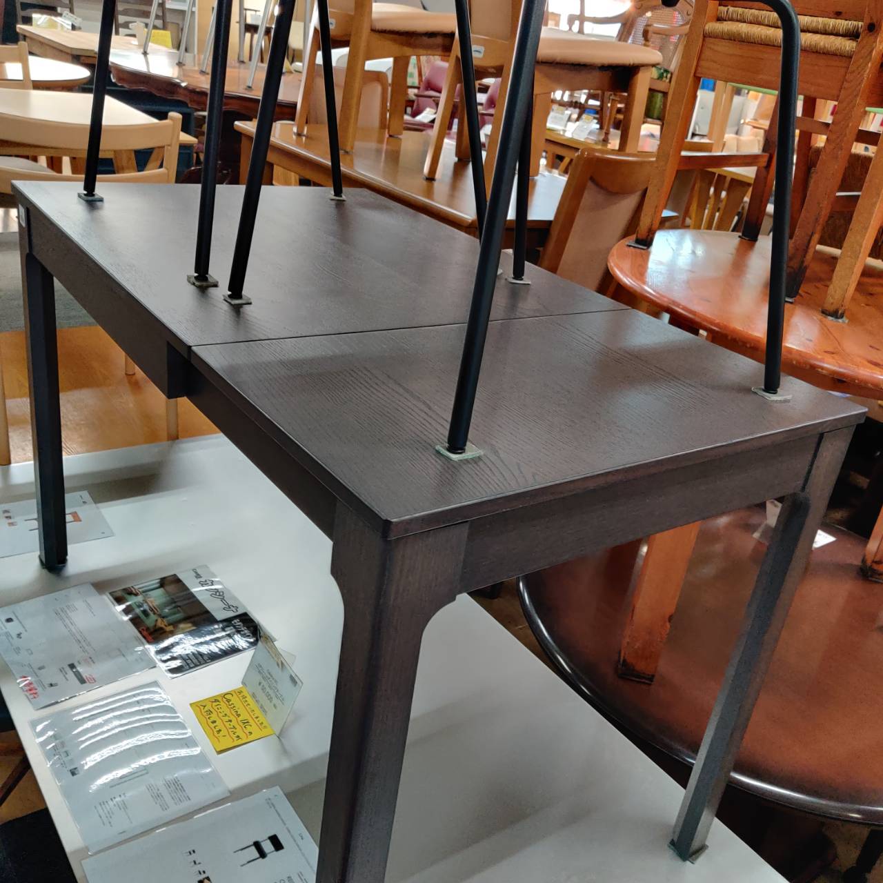 暮らしに合わせて変化する機能美｜IKEAのEKEDALEN伸長式テーブルセット 