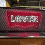 リーバイス ネオンサイン買取いたしました。