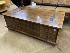 ローラアシュレイのギャラットシリーズ12杯コーヒーテーブルの買取実績写真（柏市大井）