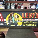 リーバイスプレミアム サインボード買取いたしました。