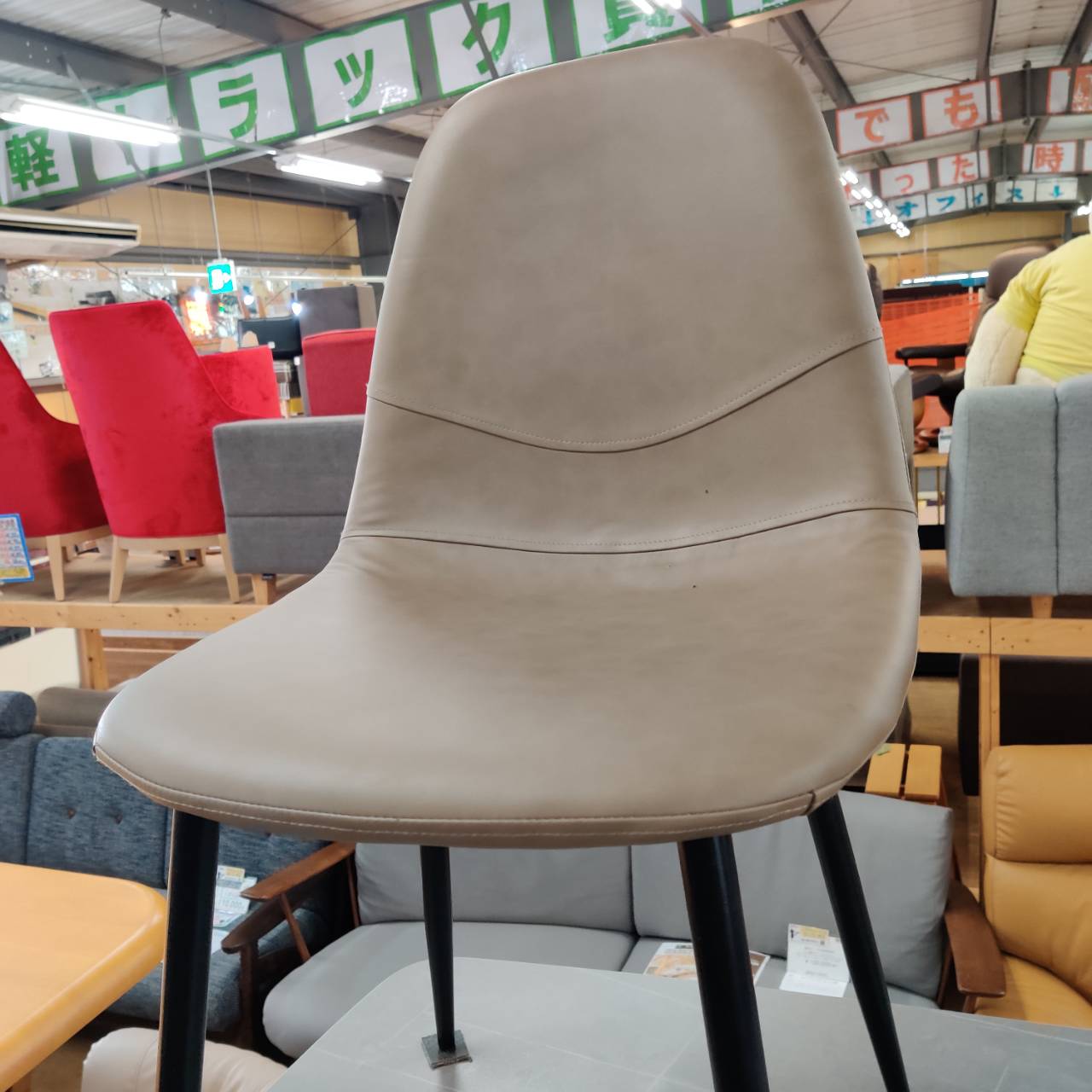 tac INTERIORのセラミック天板ダイニングセットが入荷！｜モダン 
