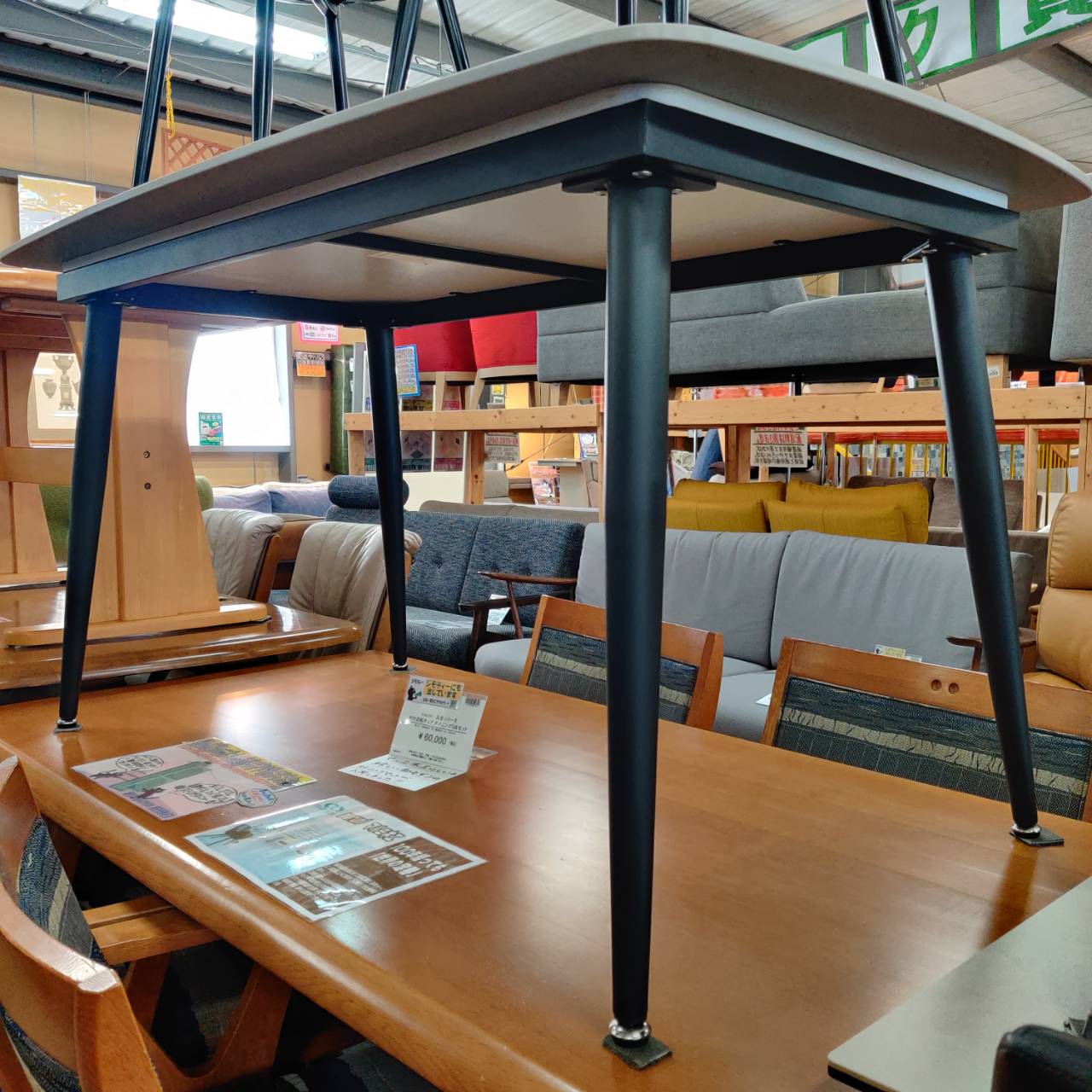 tac INTERIORのセラミック天板ダイニングセットが入荷！｜モダン 