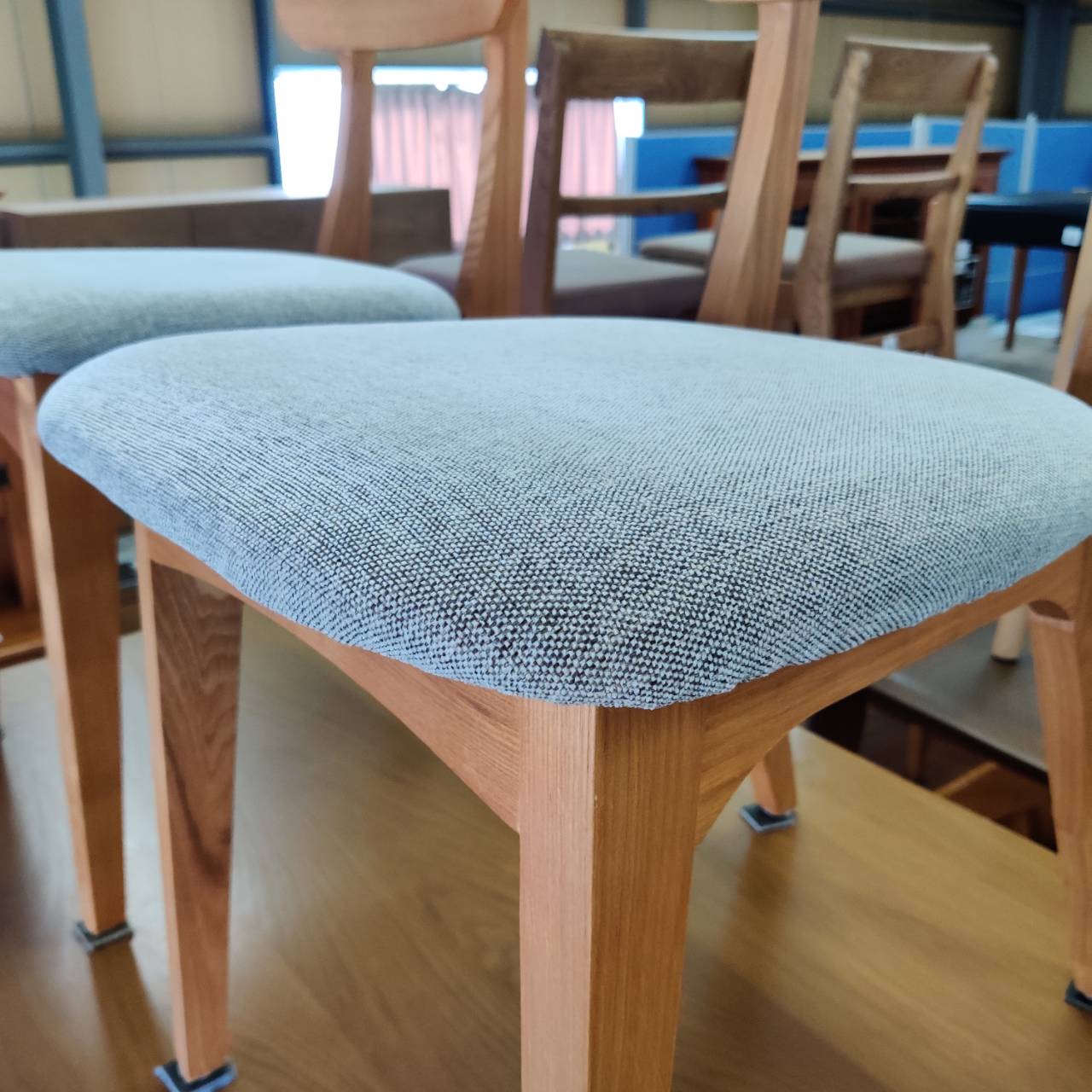 どこか懐かしくて新しい｜unicoのFIXダイニングチェア2脚セット入荷 