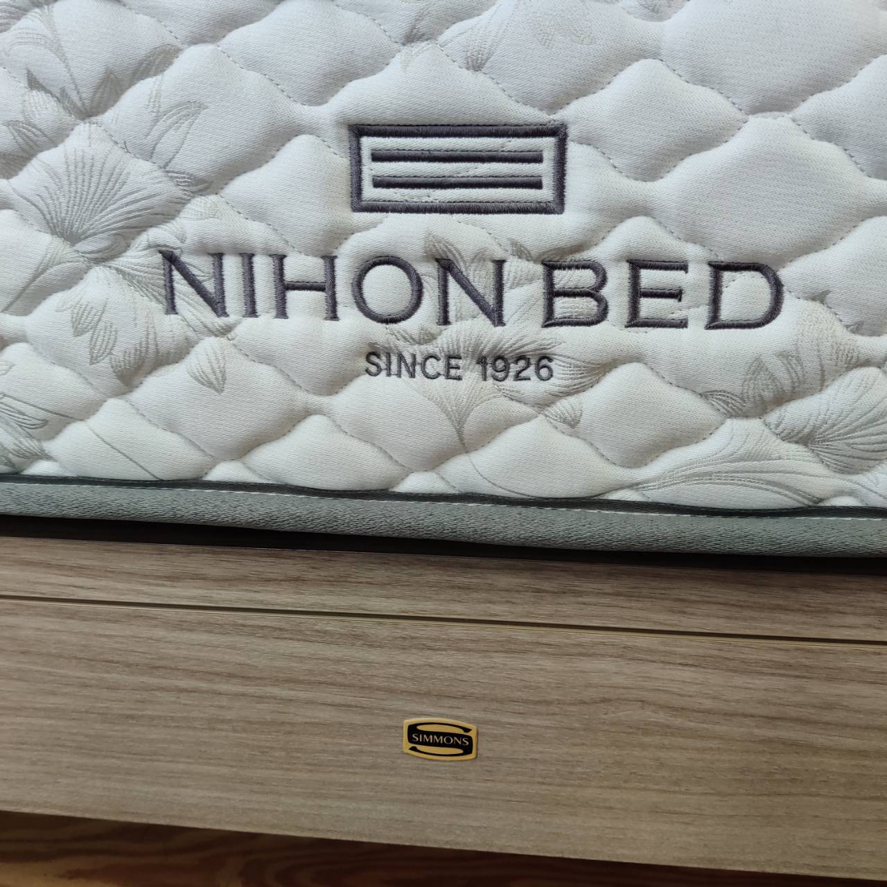 眠りの質が変わる贅沢体験｜日本ベッドのシルキーハードが入荷 