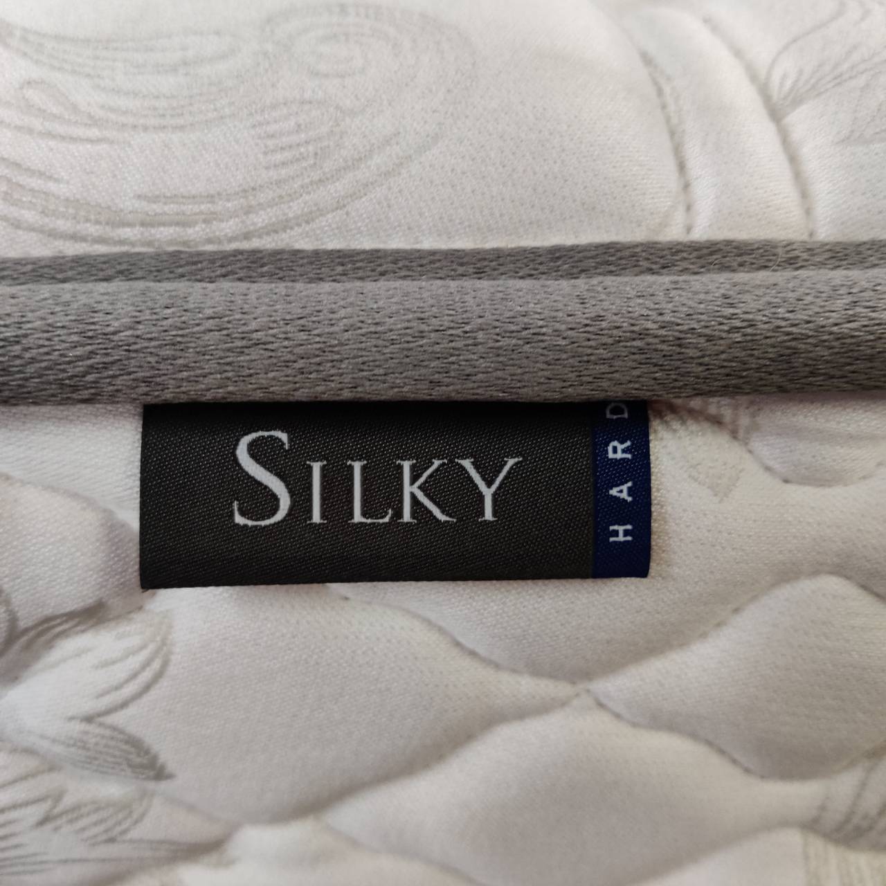 眠りの質が変わる贅沢体験｜日本ベッドのシルキーハードが入荷 