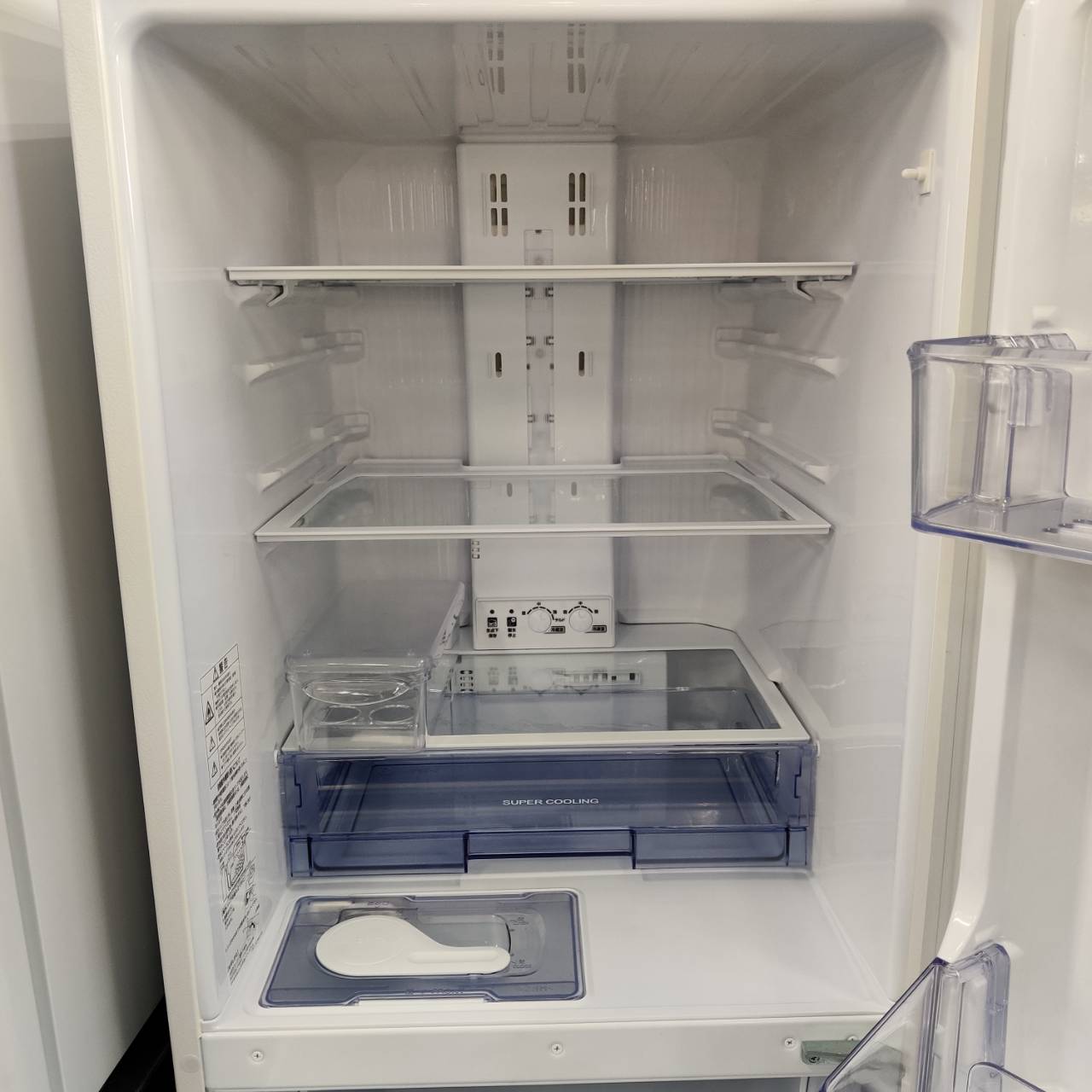 三菱 MITSUBISHI 272L 23年製 3ドア冷凍冷蔵庫 MR-CX27J が入荷！愛品 