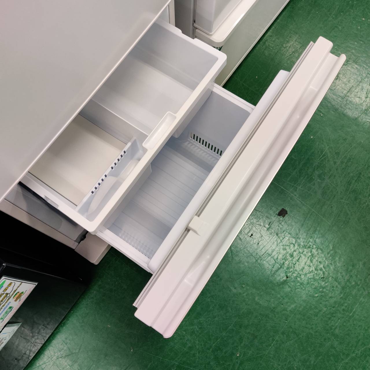 三菱 MITSUBISHI 272L 23年製 3ドア冷凍冷蔵庫 MR-CX27J が入荷！愛品 
