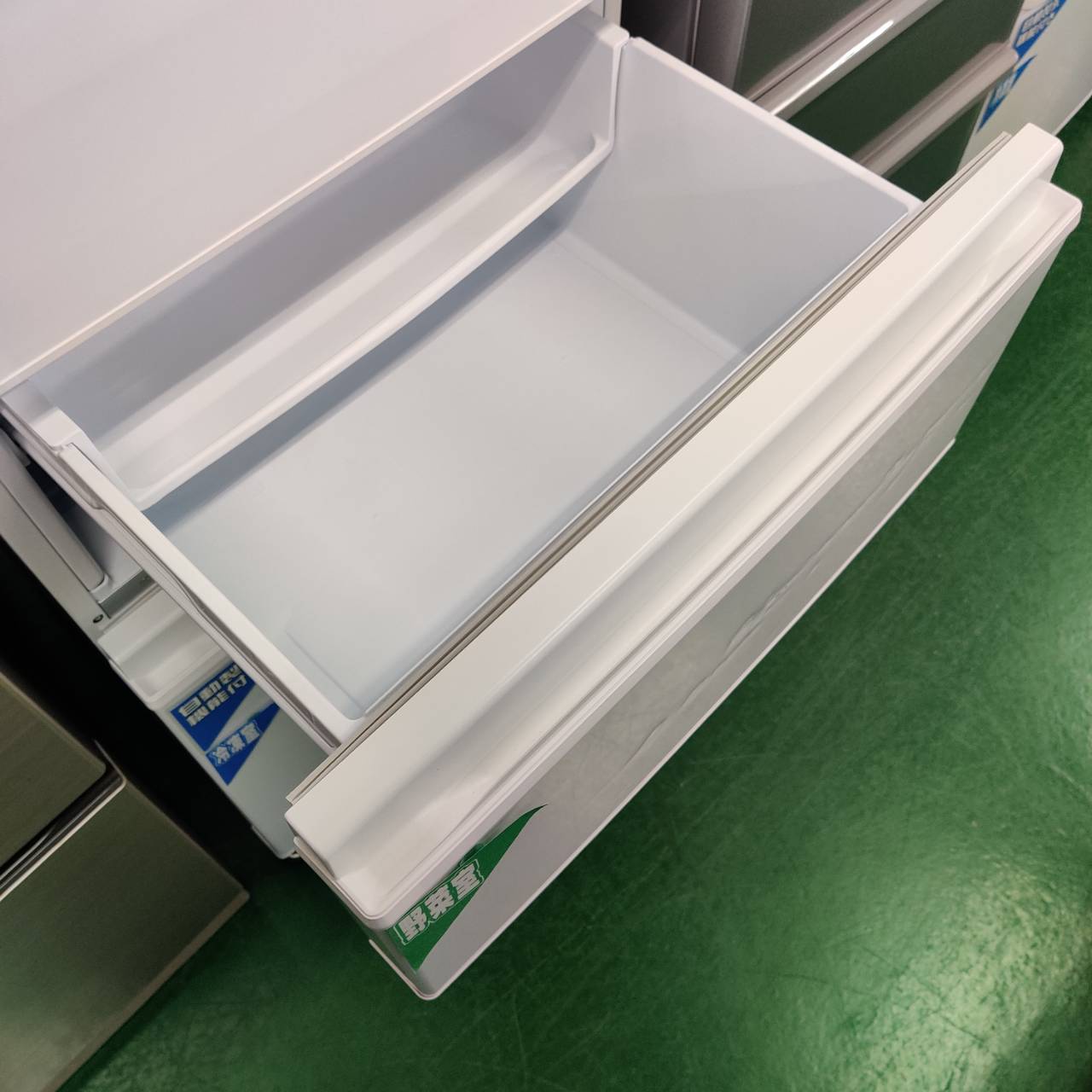 三菱 330L 23年製 冷蔵庫 MR-C33J-W 自動製氷 インバーター搭載 が入荷 