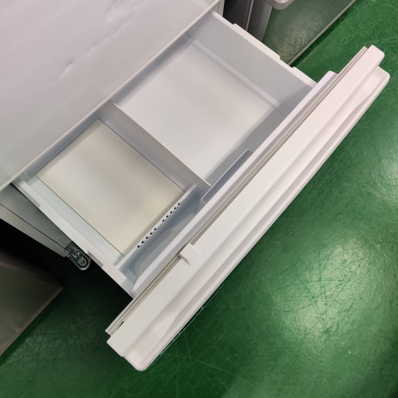 三菱 330L 23年製 冷蔵庫 MR-C33J-W 自動製氷 インバーター搭載 が入荷 