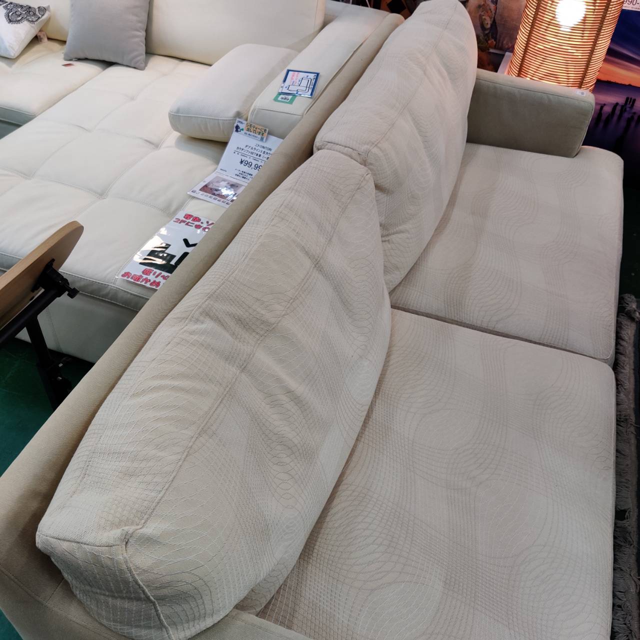 贅沢な寛ぎ時間を演出｜日本フクラのラコンテワイドソファが入荷 