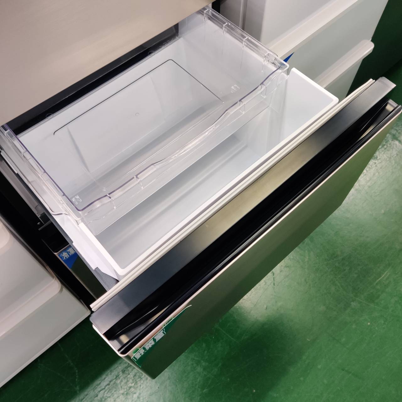 日立 HITACHI 265L 3ドア 22年製 冷蔵庫 R-27SV まんなか野菜室 が入荷 