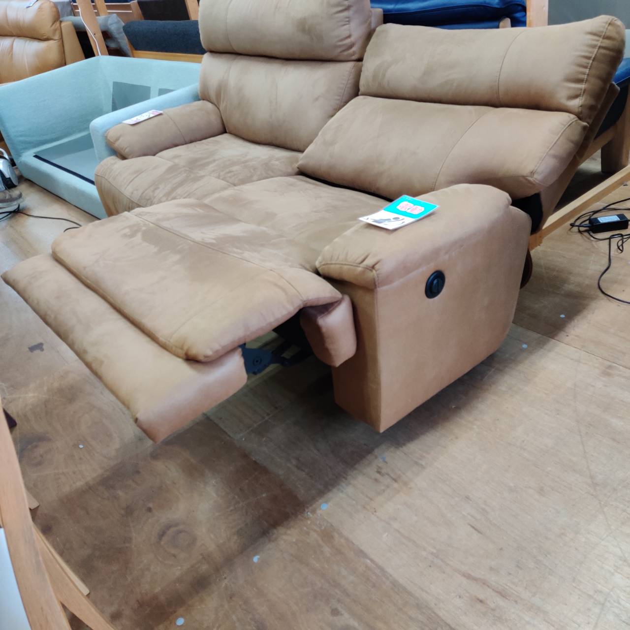 至福の休息時間を｜関家具の電動ワイド2PソファGraceが入荷！｜モダン 