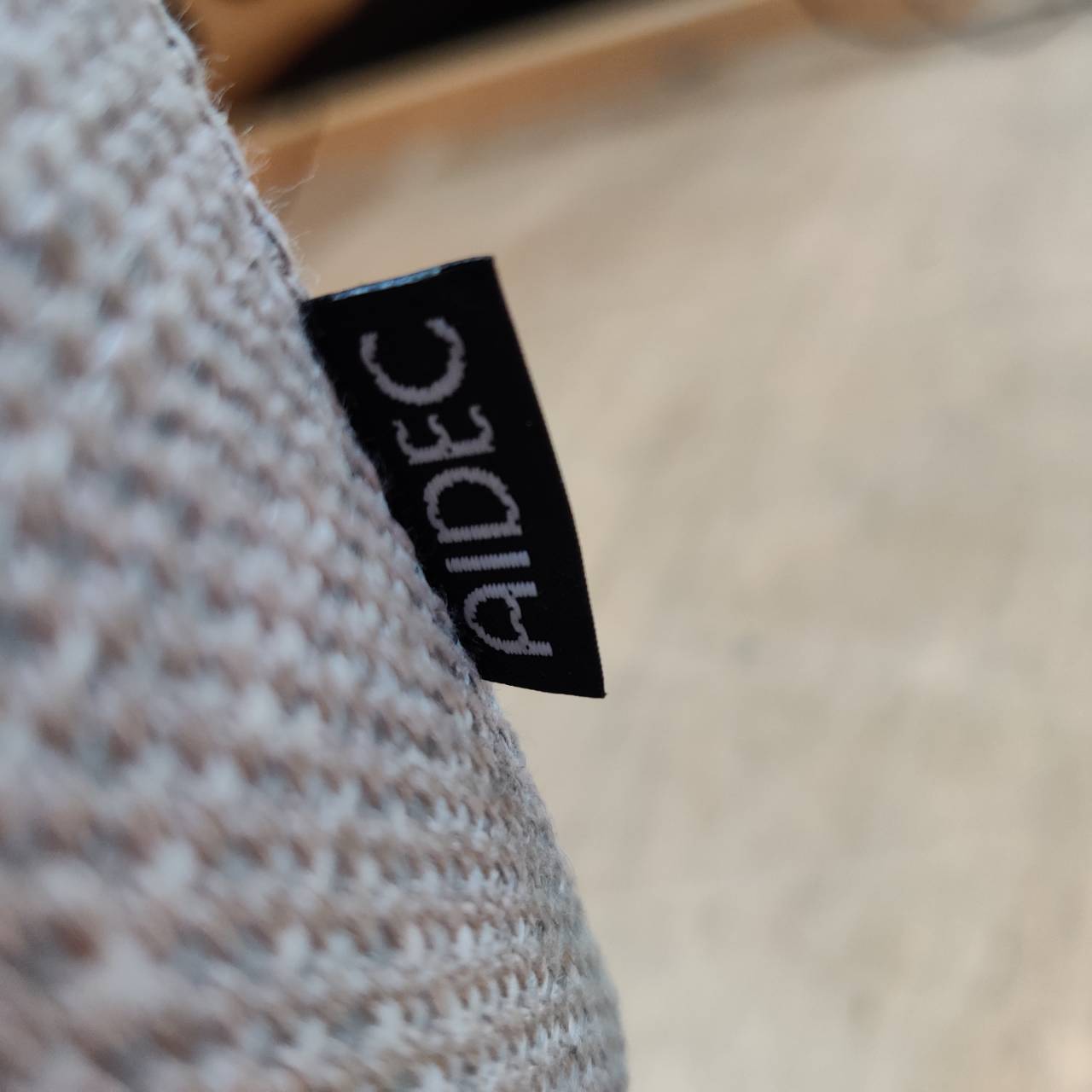 凛とした美しさが宿る｜AIDEC（アイデック）のBONUMソファが入荷 