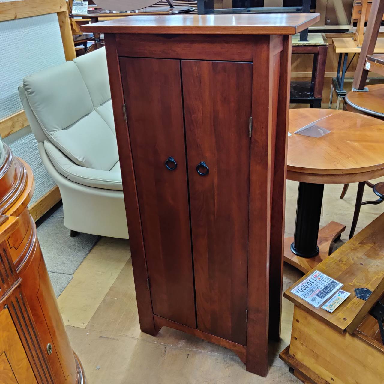 空間を格上げする｜ETHAN ALLENのメディアキャビネットが入荷 