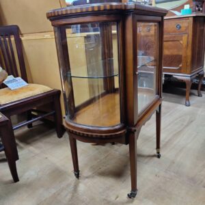 Festo（フェスト）-ガラスチップジュエリーキャビネット-キャスター付-イタリア製クラシック家具-リユース-柏-愛品倶楽部