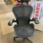 茨城県守谷市ひがし野にてハーマンミラーのアーロンチェアBサイズ社外ヘッドレスト付 買取させて頂きました【愛品倶楽部柏店】