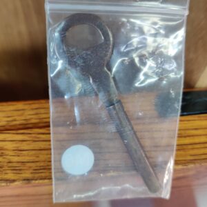 岩谷堂箪笥-欅造り-漆仕上げ-整理箪笥-3段7杯横長整理箪笥-牡丹-リボン金具-リユース-柏-愛品倶楽部