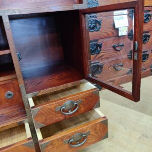 岩谷堂箪笥-茶箪笥-横長水屋箪笥-鋳物南部鉄器金具-拭漆-通常色-リユース-柏-愛品倶楽部