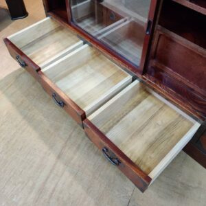 岩谷堂箪笥-茶箪笥-横長水屋箪笥-鋳物南部鉄器金具-拭漆-通常色-リユース-柏-愛品倶楽部