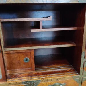 岩谷堂箪笥-茶箪笥-横長水屋箪笥-鋳物南部鉄器金具-拭漆-通常色-リユース-柏-愛品倶楽部