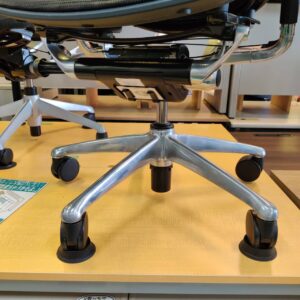 オカムラ OKAMURA オフィスチェア 初代コンテッサが入荷 