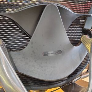 オカムラ OKAMURA オフィスチェア 初代コンテッサが入荷 