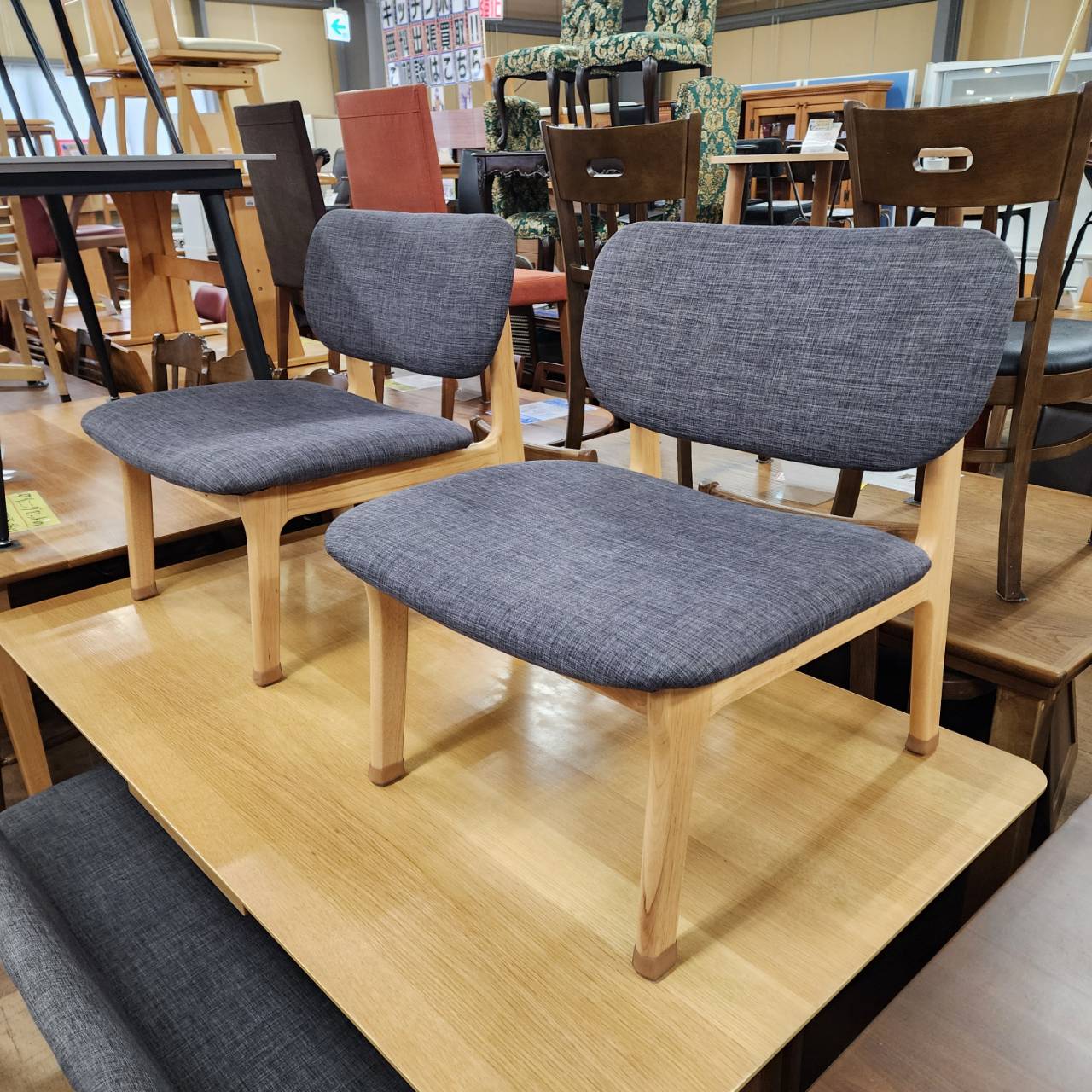 ダイニング3点セットが入荷！｜リビングとダイニングを兼ねる心地よさ 