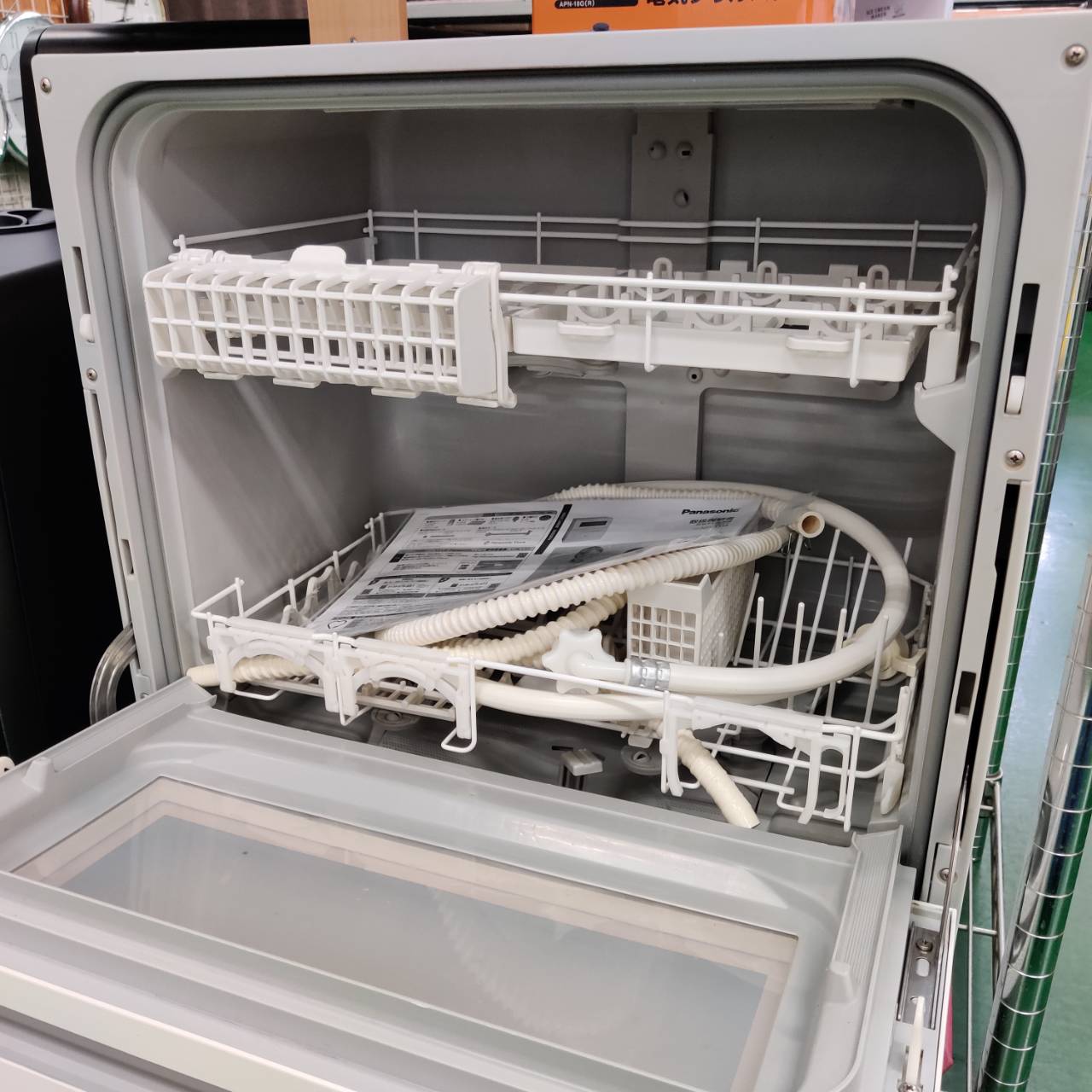 Panasonic 5人分 21年製 食器洗い乾燥機 NP-TH4-C が入荷！｜ボトル 