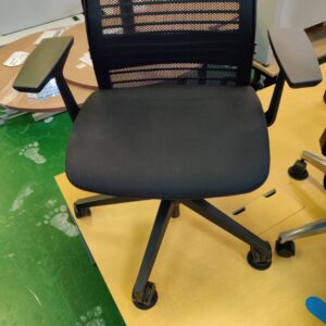 Steelcase-オフィスチェア-465A300（Think-シンク）-リユース-柏-愛品倶楽部
