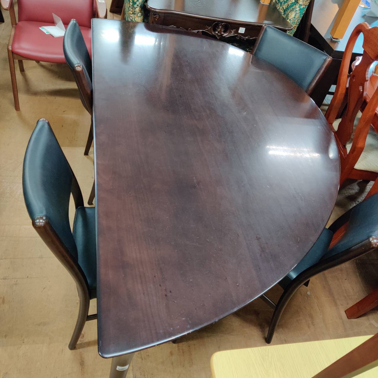 カリモク家具 karimoku ディレトーレ×チターノ 半円ダイニングセットが 
