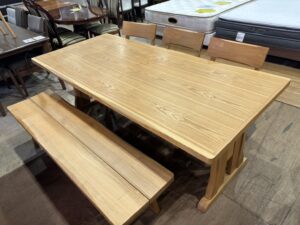 愛品館市原店で買取した大川家具|ベンチダイニング5点セット