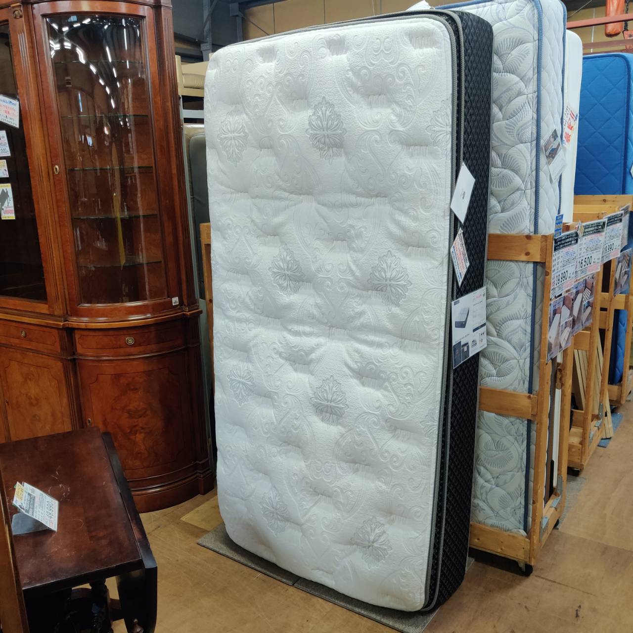 シーリーのシングルマットレス クラウンジュエル エメラルドⅣが入荷 
