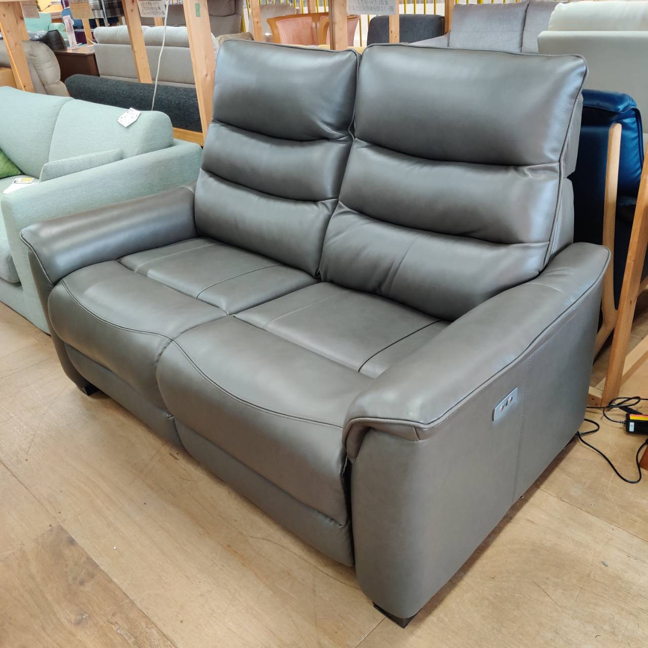 ニトリ 2人掛け電動リクライニングソファ Nビリーバー3 が入荷！｜厚革 