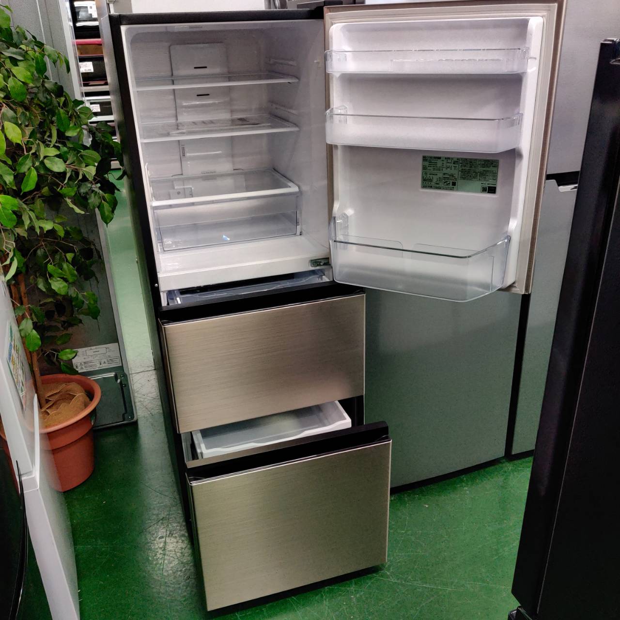 日立 HITACHI 265L 25年製 3ドア冷蔵庫 R-27V が入荷！｜インバーター 