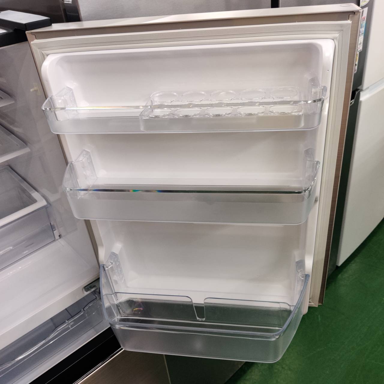 日立 HITACHI 265L 25年製 3ドア冷蔵庫 R-27V が入荷！｜インバーター 