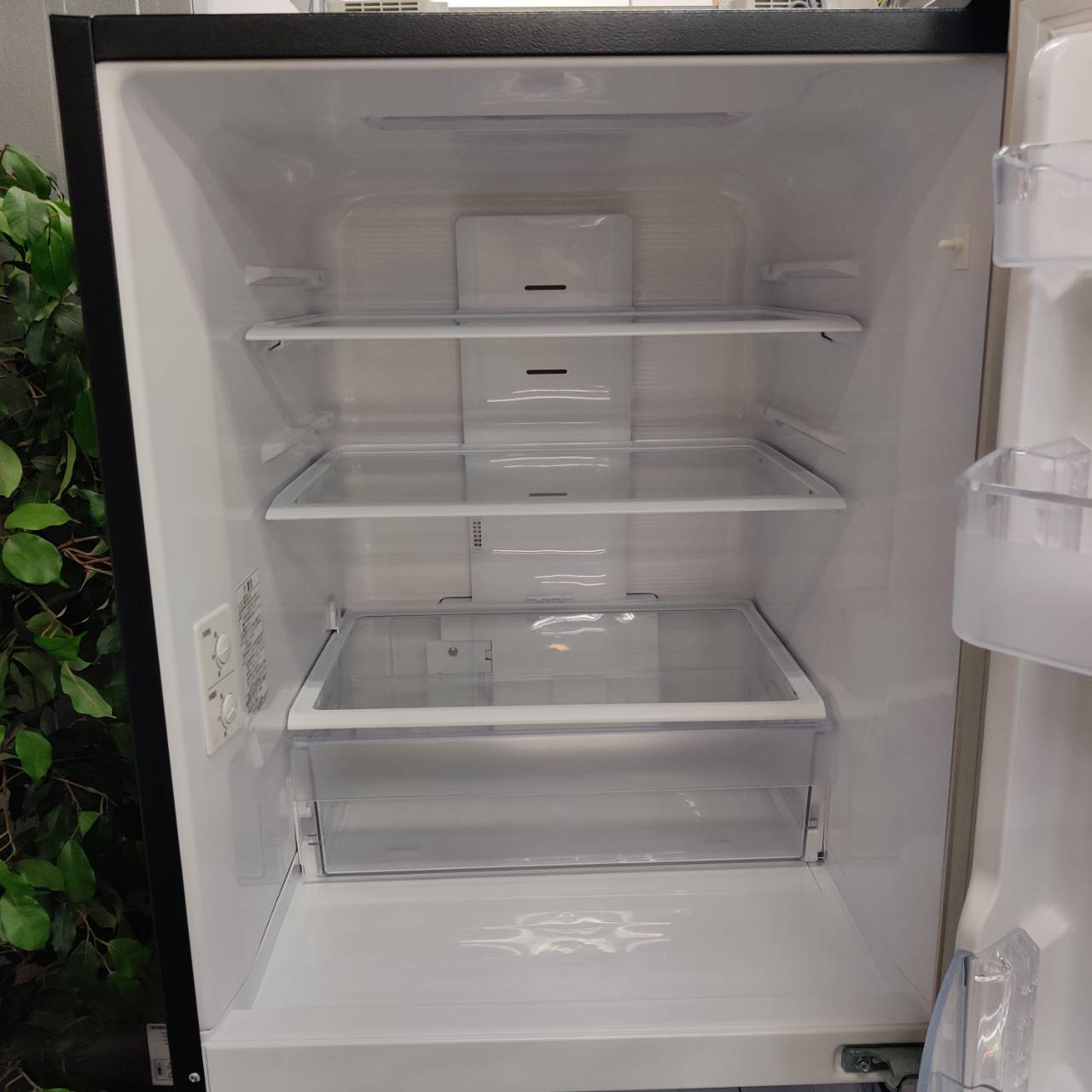 日立 HITACHI 265L 25年製 3ドア冷蔵庫 R-27V が入荷！｜インバーター 